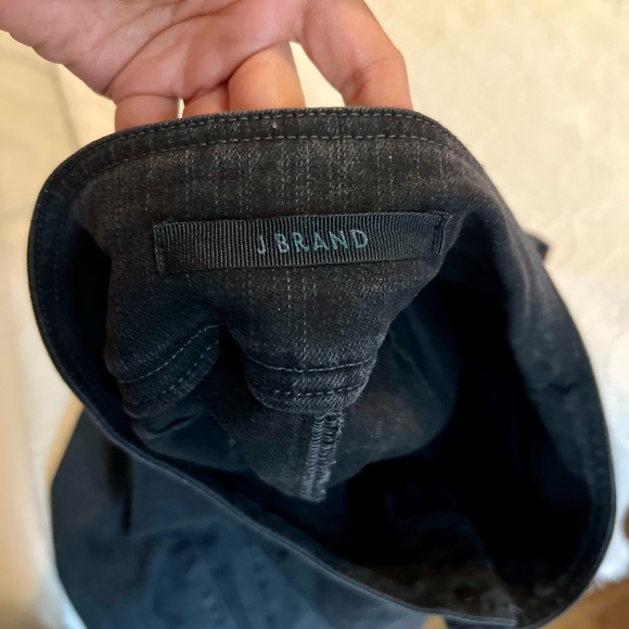J Brand Carey pleated high-rise tapered jeans. Size 26 - Picture 11 of 12